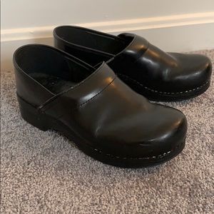 dansko 42 wide
